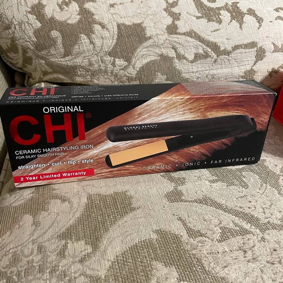 CHI Ceramic Hairstyling Iron - Picture 1 of 1